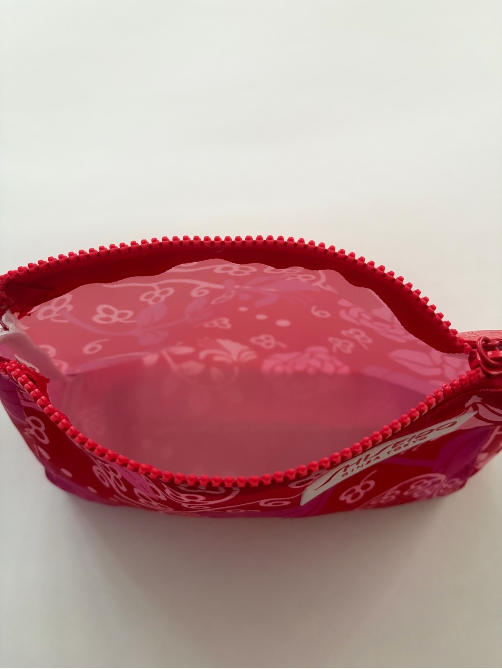 Shiseido Floral Pink & Red Cosmetic Pouch with zipper- never used - Picture 4 of 4